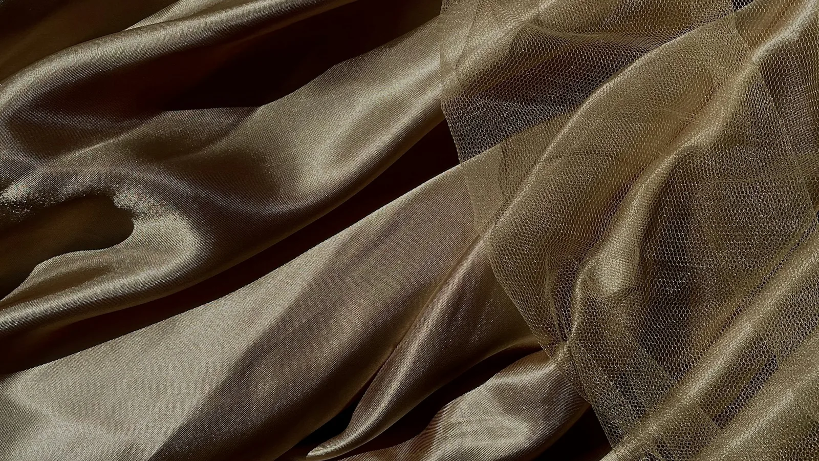Lightest Fabrics: A Practical Guide for Garments