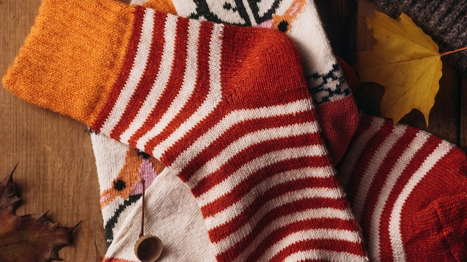 Types of Socks: Yarn, Knit, Cushioning and Fit Guide