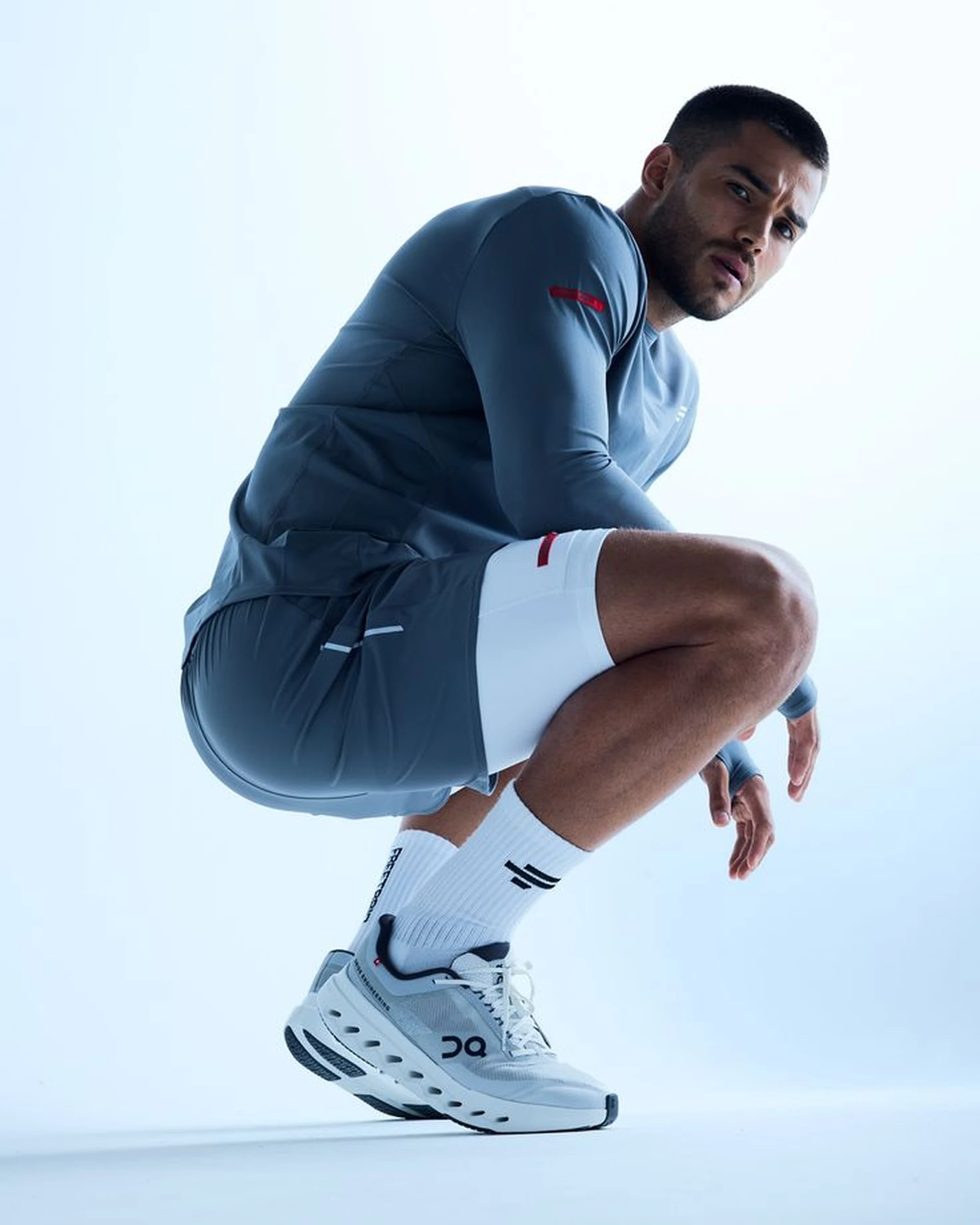 Technical activewear set in motion